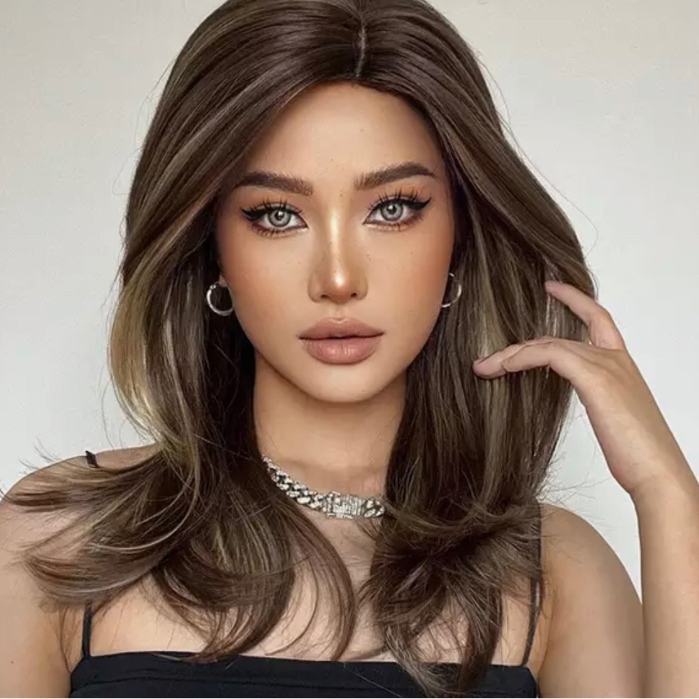 Gorgeous hair wig with highlights - top notch quality